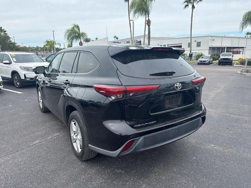 2022 Toyota Highlander L