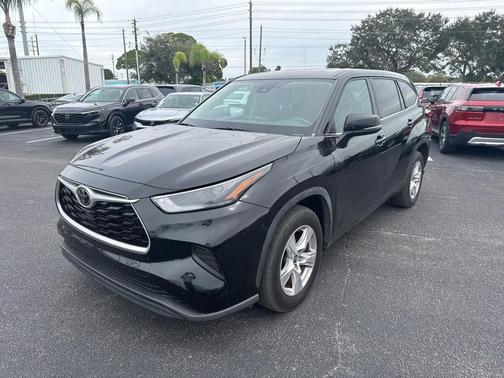 2022 Toyota Highlander L