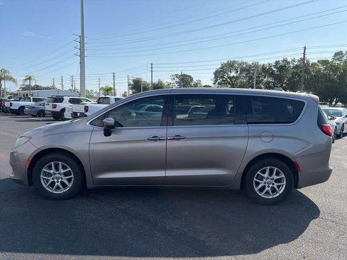 Molten Silver 2017 Chrysler Pacifica Touring