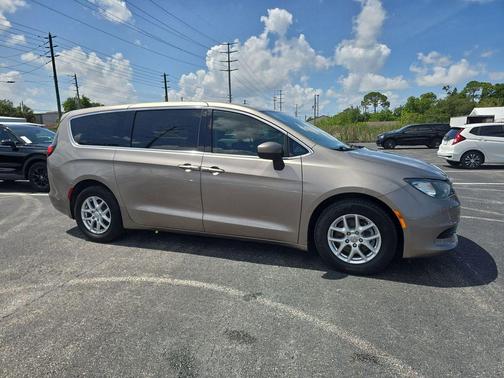 Molten Silver 2017 Chrysler Pacifica Touring