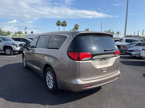 Molten Silver 2017 Chrysler Pacifica Touring