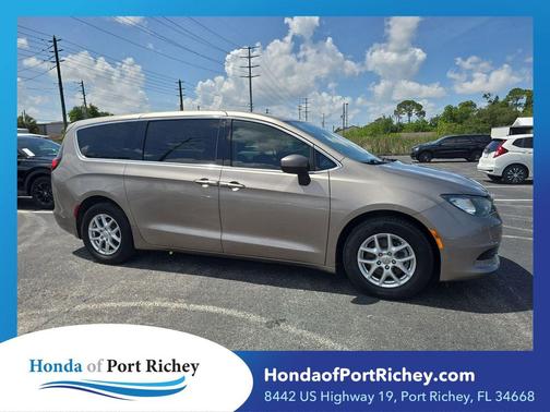 Molten Silver 2017 Chrysler Pacifica Touring