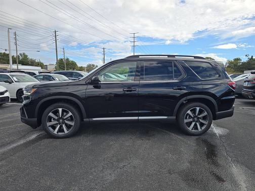 2025 Honda Pilot Touring 8-Passenger