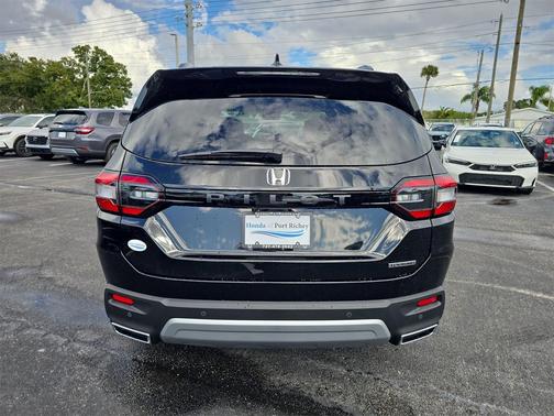 2025 Honda Pilot Touring 8-Passenger