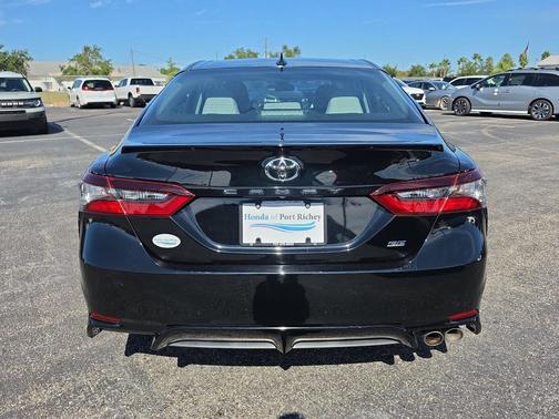 Midnight Black Metallic 2021 Toyota Camry SE