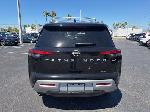 2024 Nissan Pathfinder SL FWD
