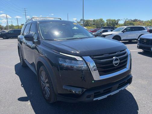 2024 Nissan Pathfinder SL FWD