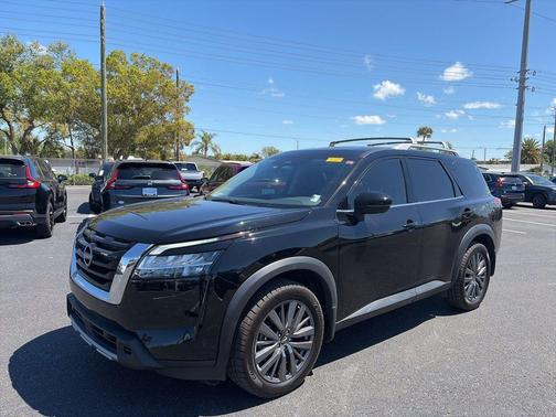 2024 Nissan Pathfinder SL FWD