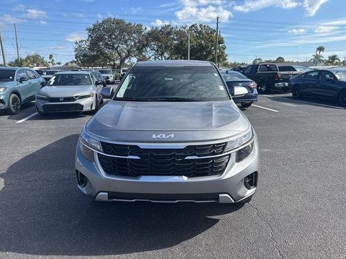 2025 Kia Seltos LX