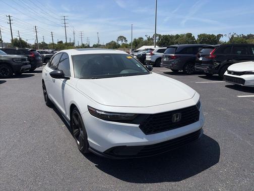 Platinum White Pearl 2023 Honda Accord Hybrid Sport-L