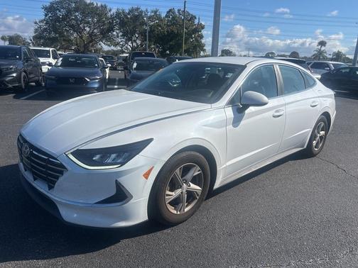 2022 Hyundai SONATA SE