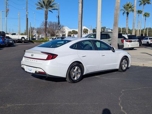 2022 Hyundai SONATA SE