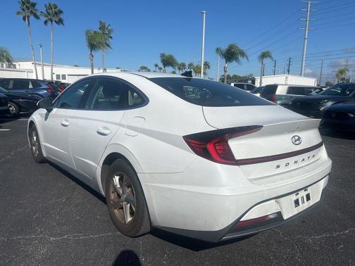 2022 Hyundai SONATA SE
