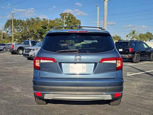 2021 Honda Pilot Touring 8-Passenger