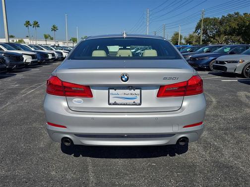 2018 BMW 530 530i