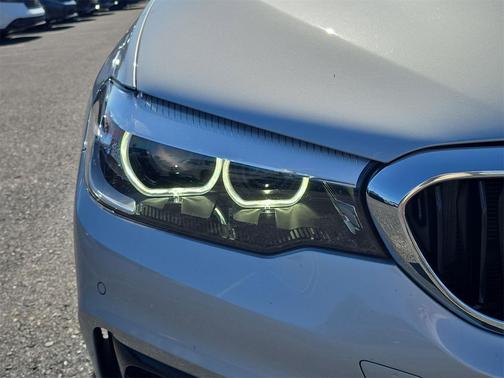 2018 BMW 530 530i