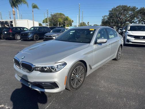 2018 BMW 530 530i