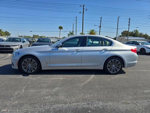2018 BMW 530 530i