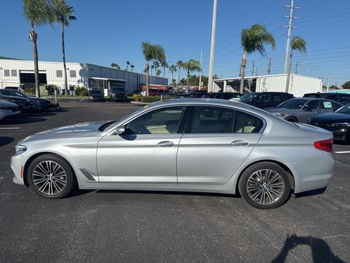 2018 BMW 530 530i