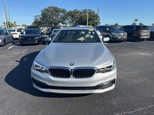 2018 BMW 530 530i