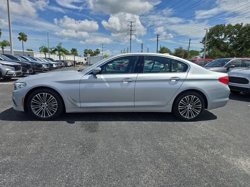 2018 BMW 530 530i