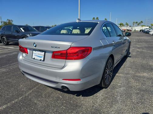 2018 BMW 530 530i
