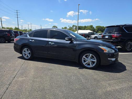 Storm 2015 Nissan Altima 2.5 SV