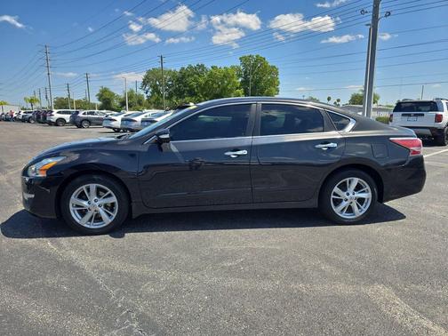 Storm 2015 Nissan Altima 2.5 SV