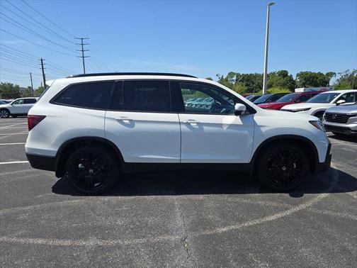 2022 Honda Pilot AWD Black Edition