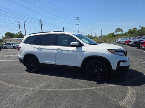2022 Honda Pilot AWD Black Edition