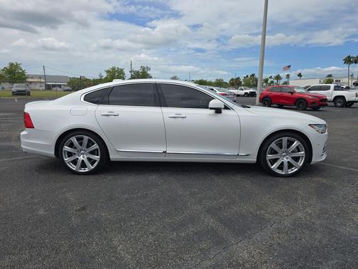 Crystal White Pearl 2017 Volvo S90 T6 Inscription