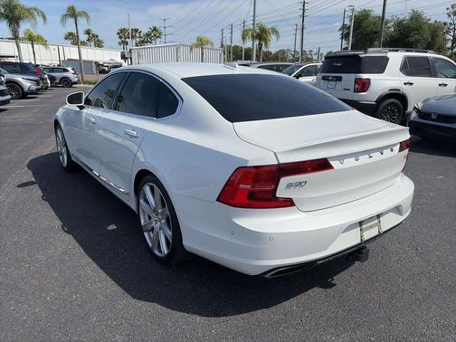 Crystal White Pearl 2017 Volvo S90 T6 Inscription