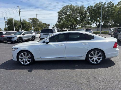 Crystal White Pearl 2017 Volvo S90 T6 Inscription