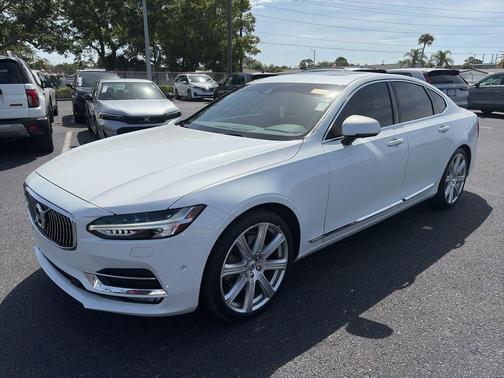 Crystal White Pearl 2017 Volvo S90 T6 Inscription