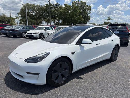 Pearl White Multi-Coat 2022 Tesla Model 3 Long Range