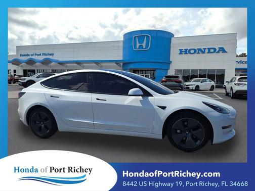 Pearl White Multi-Coat 2022 Tesla Model 3 Long Range