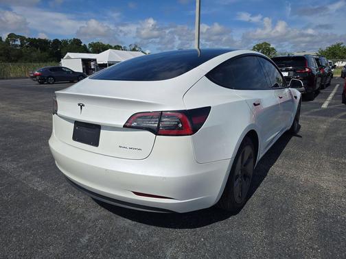 Pearl White Multi-Coat 2022 Tesla Model 3 Long Range