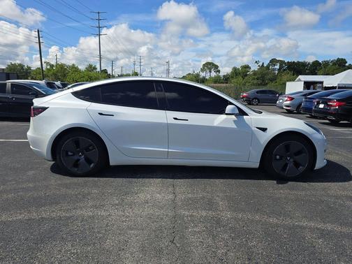 Pearl White Multi-Coat 2022 Tesla Model 3 Long Range