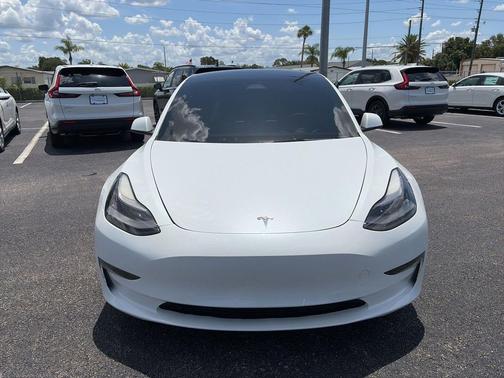 Pearl White Multi-Coat 2022 Tesla Model 3 Long Range
