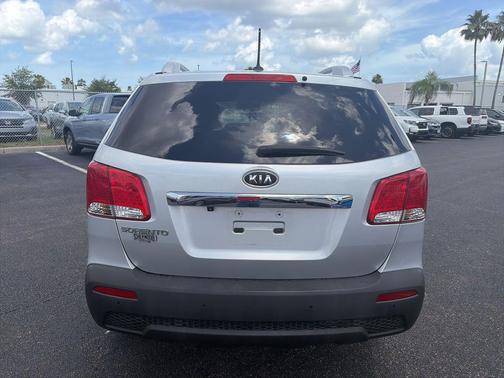 Bright Silver 2011 Kia Sorento LX