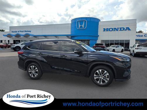 2023 Toyota Highlander XLE