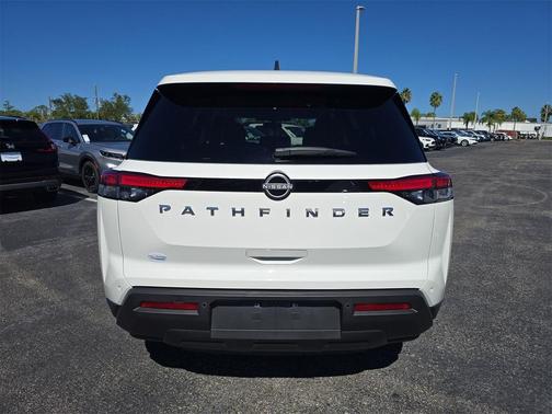 2025 Nissan Pathfinder S FWD