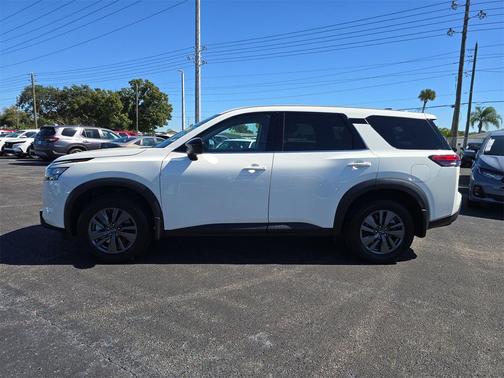 2025 Nissan Pathfinder S FWD