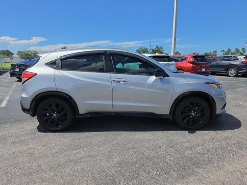 Lunar Silver Metallic 2021 Honda HR-V 2WD Sport