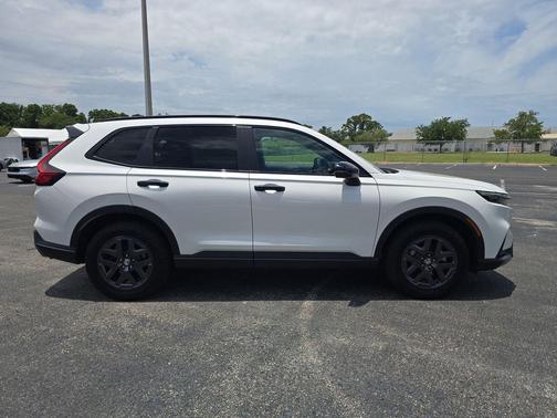 Platinum White Pearl 2026 Honda CR-V Hybrid TrailSport AWD