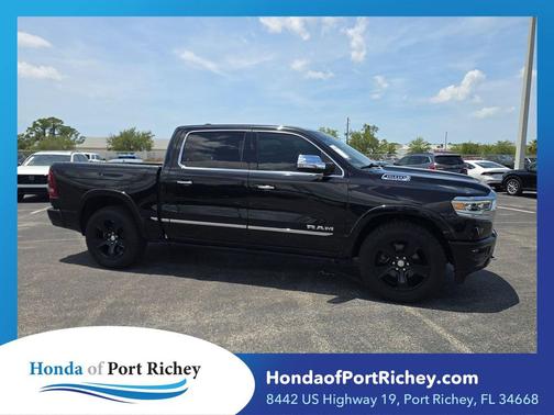 Diamond Black Crystal Pearlcoat 2020 RAM 1500 Limited
