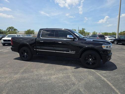 Diamond Black Crystal Pearlcoat 2020 RAM 1500 Limited
