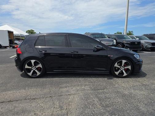 2017 Volkswagen Golf GTI 2.0T S 4-Door