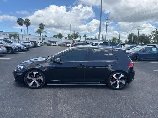 2017 Volkswagen Golf GTI 2.0T S 4-Door