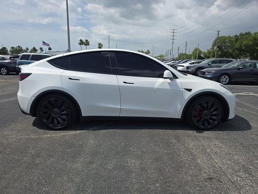 Pearl White Multi-Coat 2022 Tesla Model Y Performance Dual Motor All-Wheel Drive